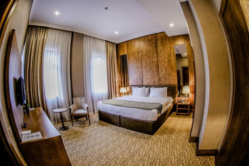 Madison Hotel Baku Exterior photo
