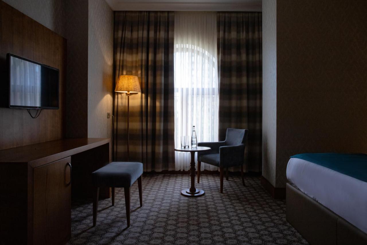 Madison Hotel Baku Exterior photo