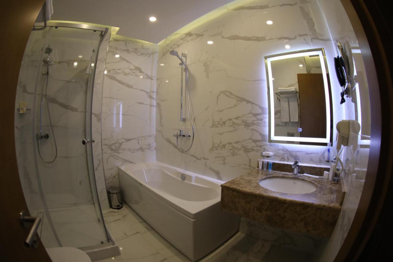 Madison Hotel Baku Exterior photo